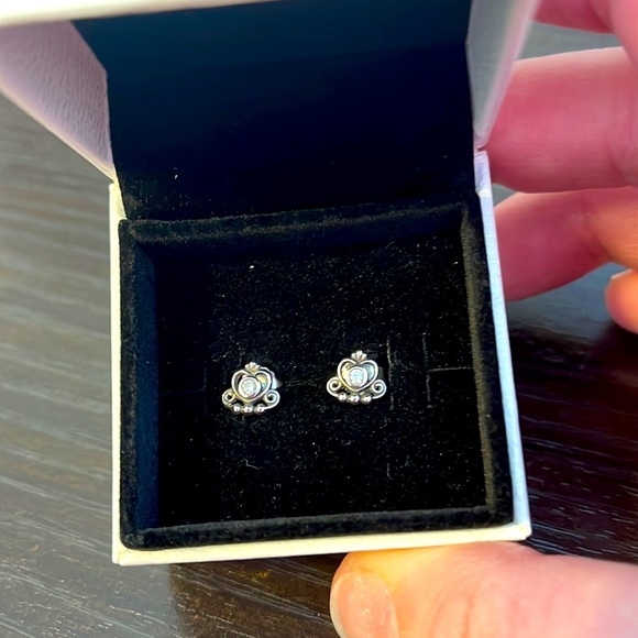 Pandora princess earrings - Picture 2 of 3